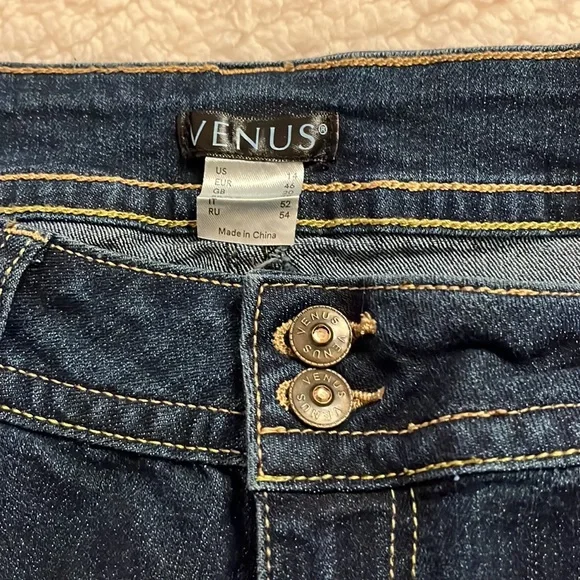 Venus Bermuda shorts- size 14 - Picture 6 of 7